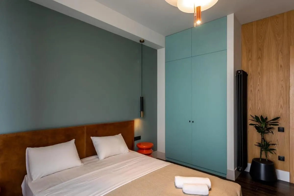 2Br Apartment With A Small Balcony In Sololaki Tbiliszi 0*,  Grúzia